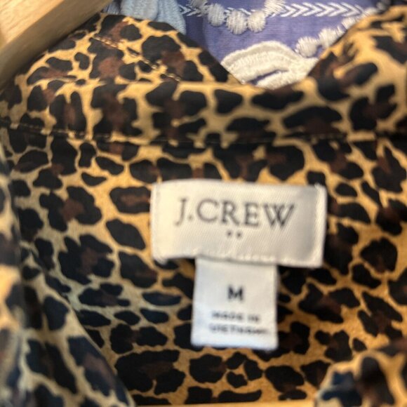 J. Crew Factory Button-up Leopard Shirt in Signature Fit For Women Size Medium - Picture 4 of 9